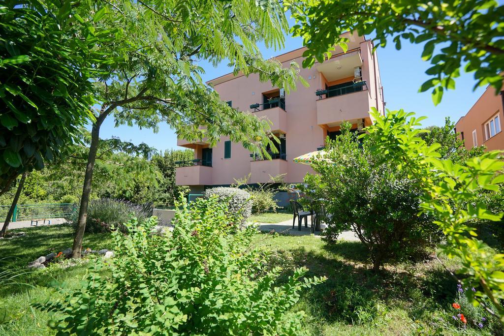 Apartments Ivan Zadar Exteriör bild